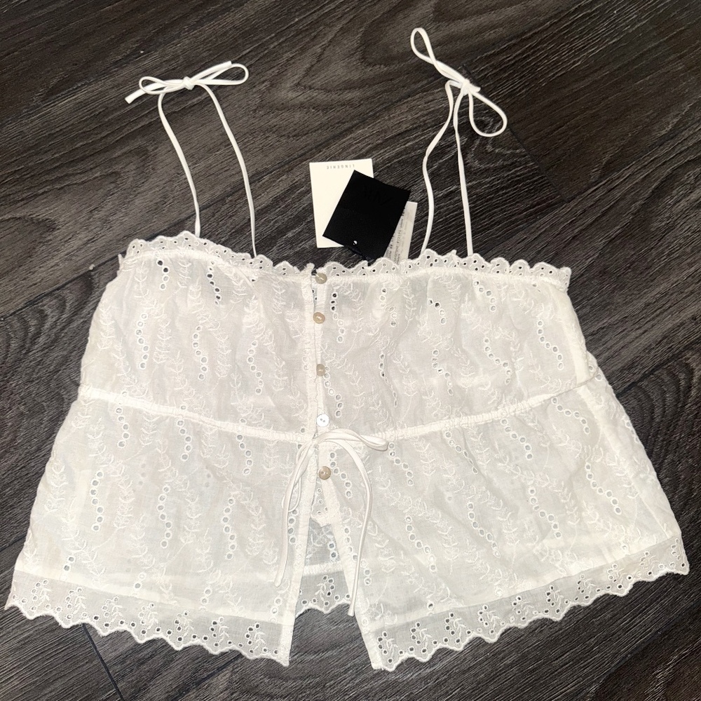 NEW W/ TAGS Zara’s White Eyelet Cutout Sleeveless Top w/ Front Button Closure